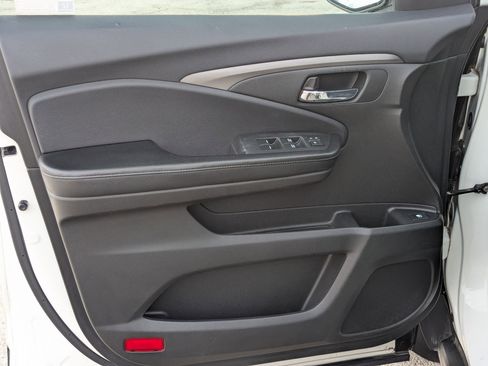 Used 2018 Honda Pilot EX image 8