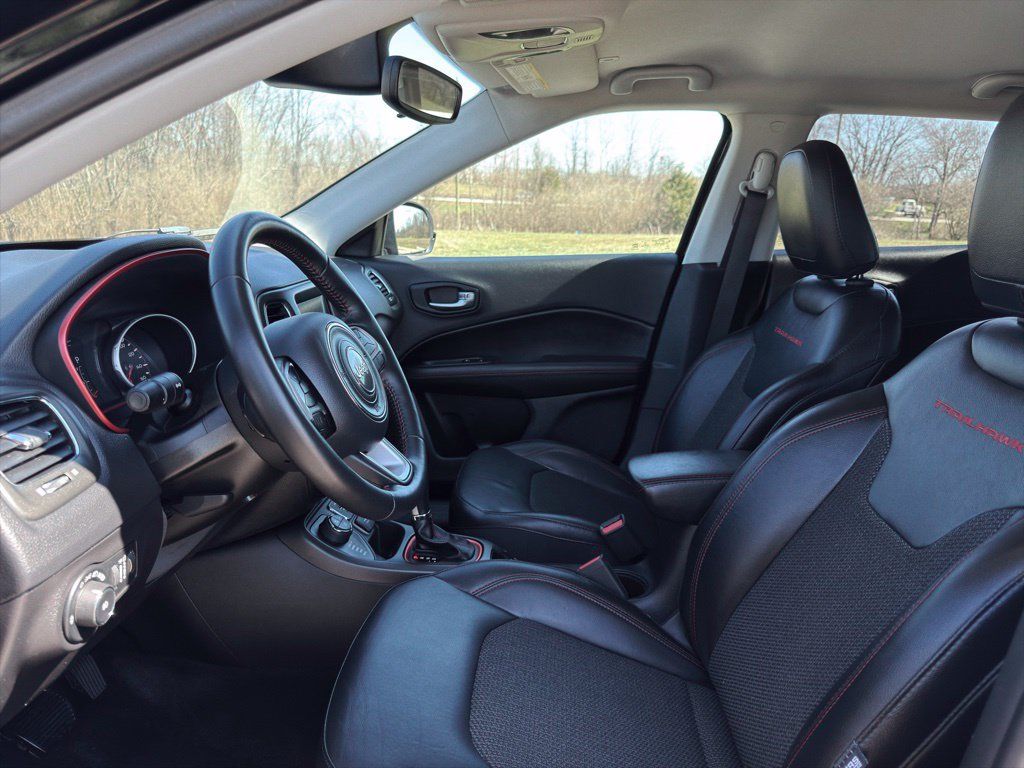 Used 2019 Jeep Compass Trailhawk AWD/4WD image 16