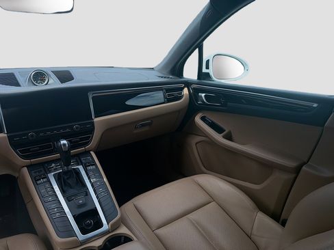 Used 2021 Porsche Macan AWD/4WD image 19