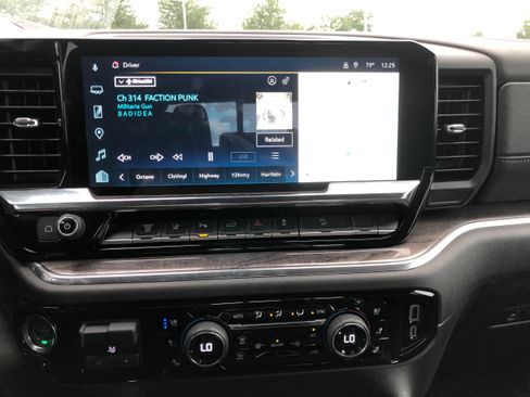 Used 2025 Chevrolet Silverado 3500 LTZ image 11