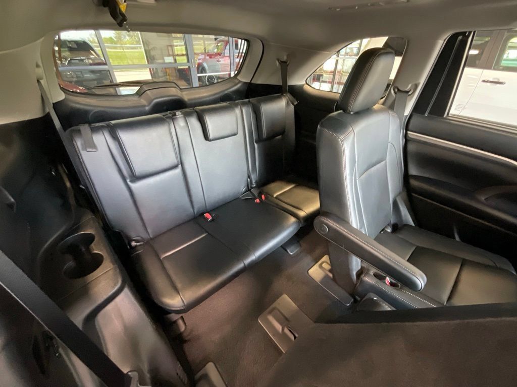 Used 2019 Toyota Highlander Limited AWD/4WD image 22