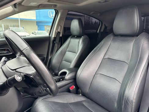 Used 2019 Honda HR-V Touring image 24