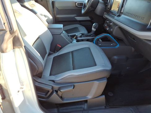 Certified 2023 Ford Bronco Black Diamond image 9