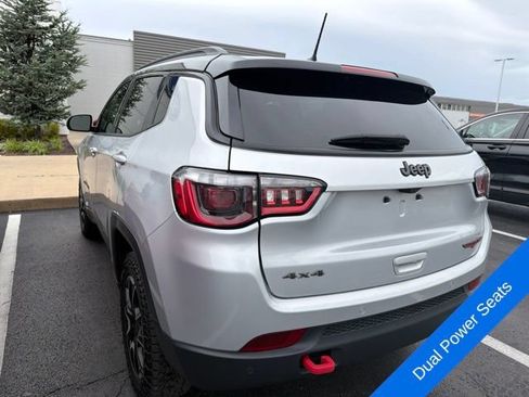 Used 2025 Jeep Compass Trailhawk AWD/4WD image 7