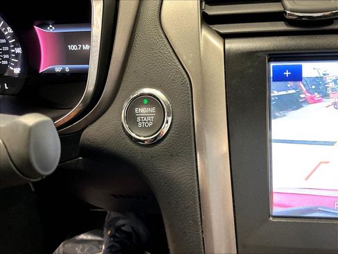 Used 2020 Ford Fusion SE FWD image 35