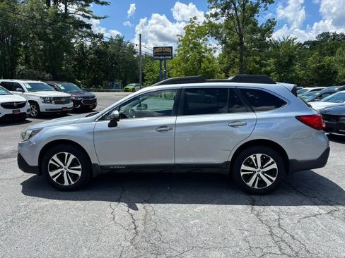 Used 2018 Subaru Outback 2.5i Limited AWD/4WD image 5