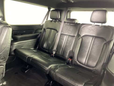 Used 2024 Jeep Wagoneer L Series II AWD/4WD image 33