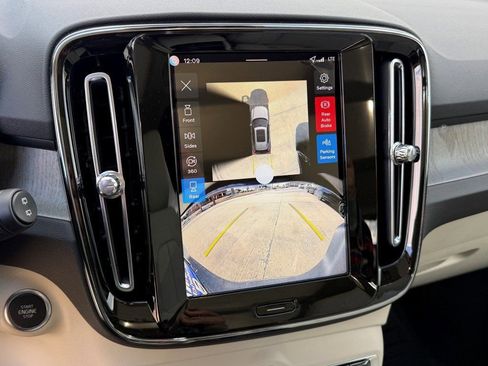 New 2026 Volvo XC40 B5 Ultra w/ Protection Package Premier image 26