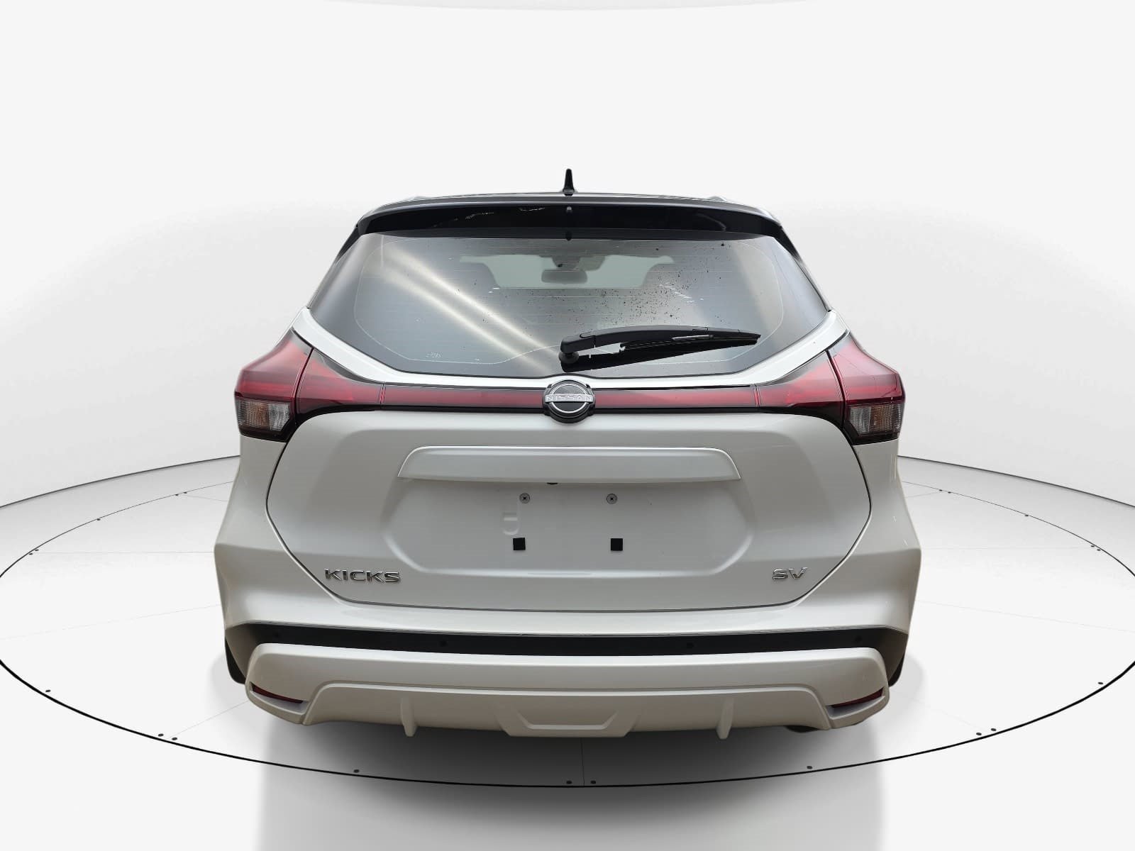 Used 2024 Nissan Kicks SV FWD image 5