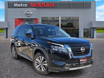 New 2025 Nissan Pathfinder SL w/ Cargo Package