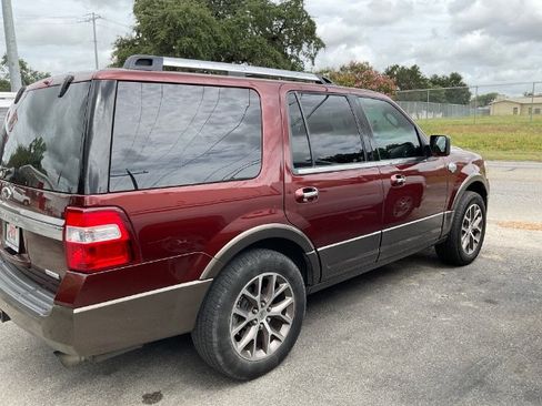 Used 2015 Ford Expedition King Ranch RWD image 4