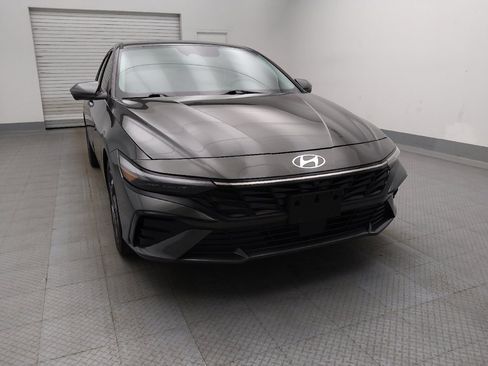Used 2024 Hyundai Elantra Limited FWD image 14
