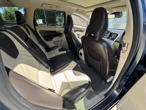 Used 2012 Volvo XC60 T6 AWD/4WD image 18