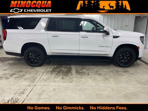 Used 2022 GMC Yukon XL Denali AWD/4WD image 1
