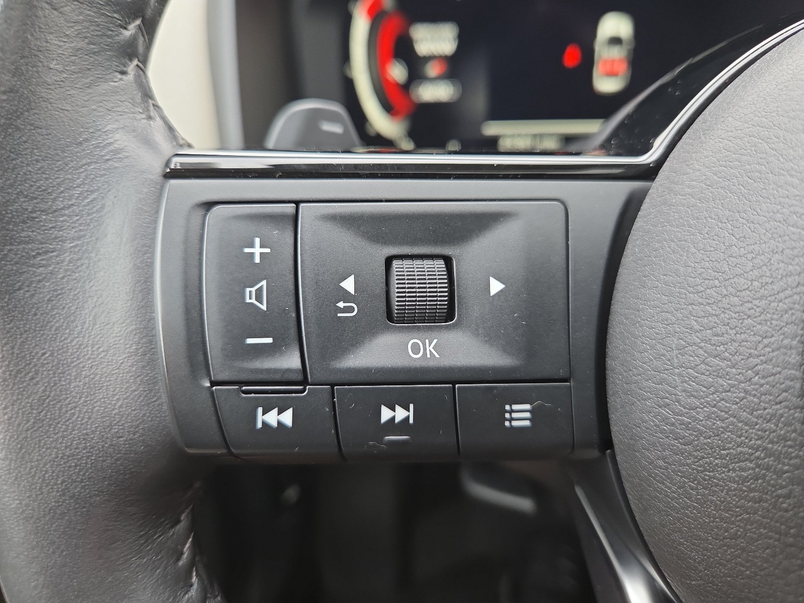 Used 2024 Nissan Rogue SL w/ SL Premium Package AWD/4WD image 19