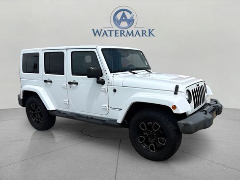 Used 2018 Jeep Wrangler Unlimited Sahara AWD/4WD image 11