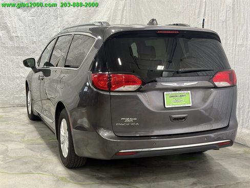 Used 2019 Chrysler Pacifica Touring-L image 27