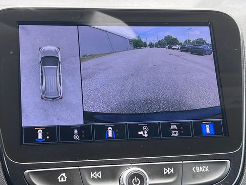 Used 2022 Chevrolet Equinox Premier AWD/4WD image 25