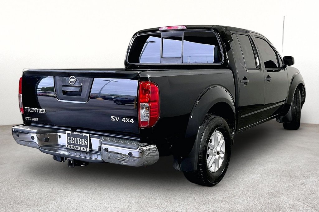 Used 2014 Nissan Frontier SV w/ SV Value Truck Package AWD/4WD image 2