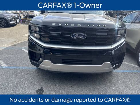 Used 2025 Ford Expedition Max Platinum AWD/4WD image 3