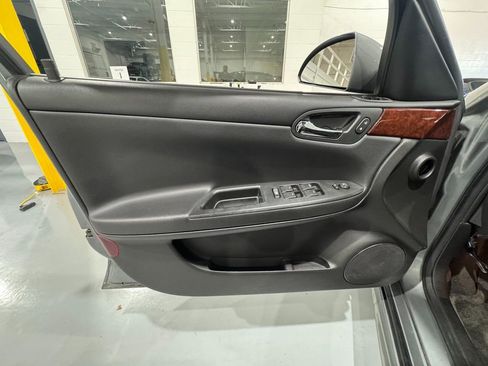 Used 2009 Chevrolet Impala LT image 22