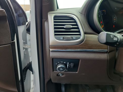 Used 2018 Jeep Grand Cherokee Overland AWD/4WD image 20