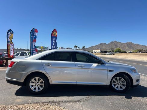 Used 2011 Ford Taurus SE FWD image 6