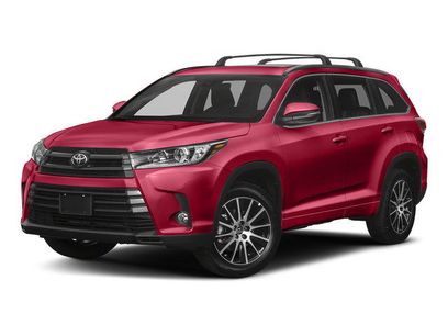 Used 2017 Toyota Highlander SE w/ Carpet Mat Package