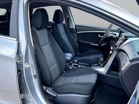 Used 2016 Hyundai Elantra GT FWD image 9
