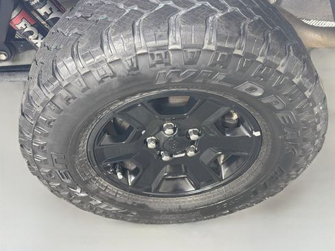 Used 2022 Jeep Gladiator Mojave AWD/4WD image 11