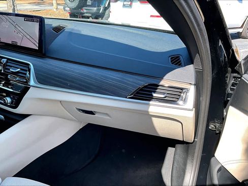 Certified 2023 BMW 540i w/ Premium Package image 18