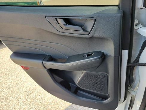 Certified 2022 Ford Escape SE w/ SE Sport Appearance Package image 11