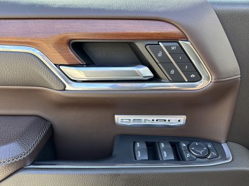 Used 2022 GMC Sierra 1500 Denali w/ Denali Reserve Package image 15