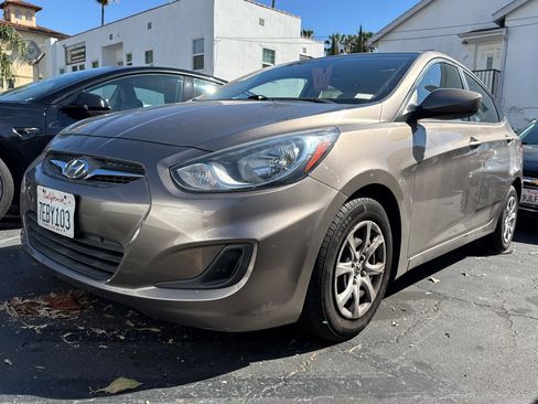 Used 2014 Hyundai Accent GLS image 5