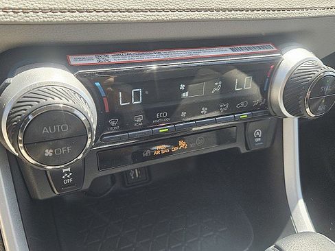 Used 2025 Toyota RAV4 XLE AWD/4WD image 13