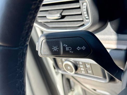 Used 2023 Ford Explorer Platinum w/ Technology Package AWD/4WD image 27