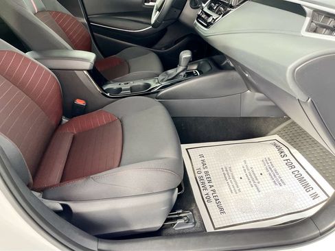 Used 2025 Toyota Corolla SE FWD image 32
