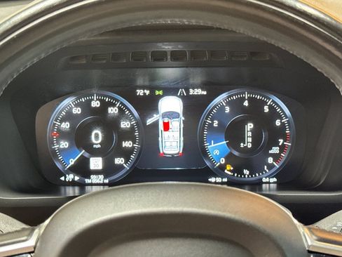 Used 2020 Volvo XC90 T6 Momentum AWD/4WD image 27
