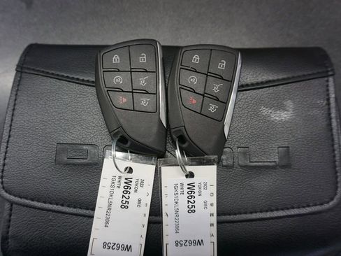 Used 2022 GMC Yukon Denali image 22