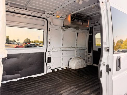 Used 2021 RAM ProMaster 2500 FWD image 16