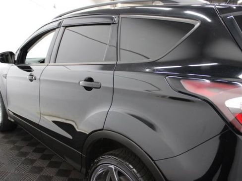 Used 2018 Ford Escape SE w/ SE Sport Appearance Package image 10
