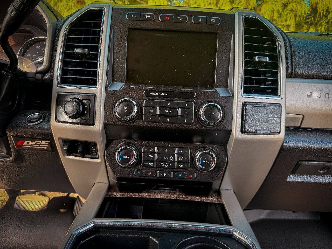 Used 2019 Ford F250 Lariat w/ Lariat Ultimate Package AWD/4WD image 24