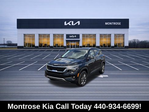 Used 2023 Kia Seltos S w/ Navigation Package AWD/4WD image 1