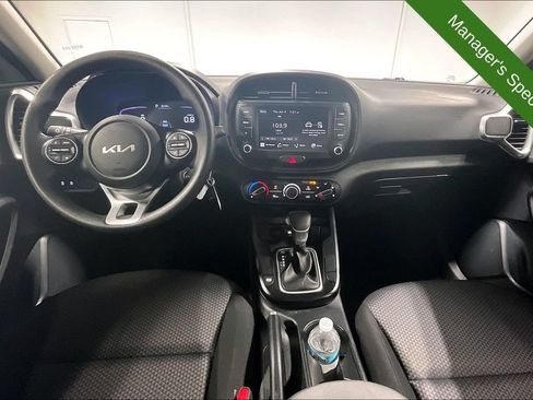 Used 2025 Kia Soul LX w/ LX Technology Package FWD image 18