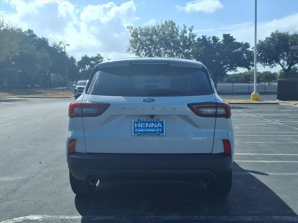 Used 2025 Ford Escape ST-Line FWD image 6