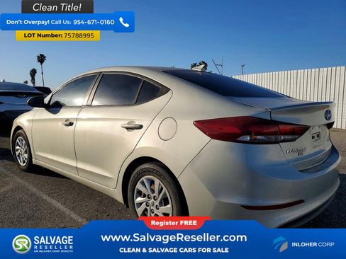 Used 2017 Hyundai Elantra SE FWD image 3