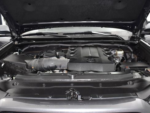 Used 2017 Toyota 4Runner SR5 image 24