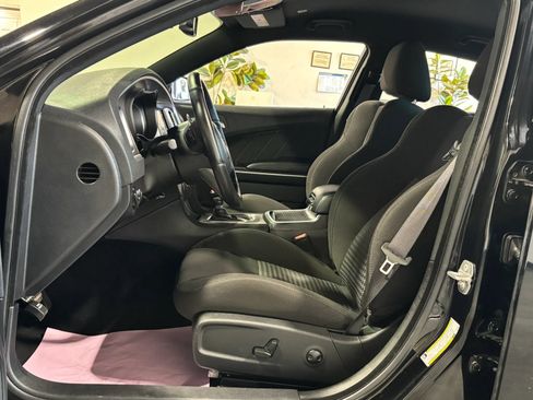 Used 2022 Dodge Charger Scat Pack w/ Dynamics Package RWD image 12