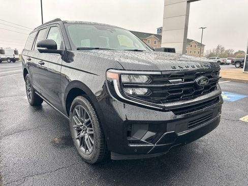 New 2025 Ford Expedition Platinum w/ Stealth Performance Package image 2