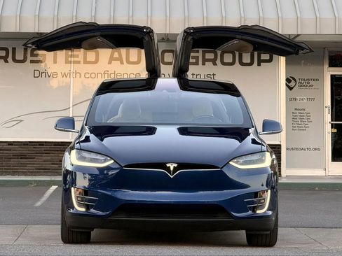 Used 2016 Tesla Model X 75D AWD/4WD image 3
